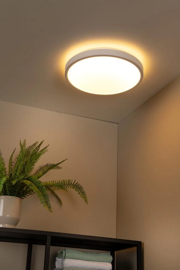 Lucide DASHER - Plafonnier Salle de bains - Ø 41 cm - LED - 1x24W 2700K - IP44- Détecteur De Mouvement & Jour/Nuit - Blanc - ambiance 1